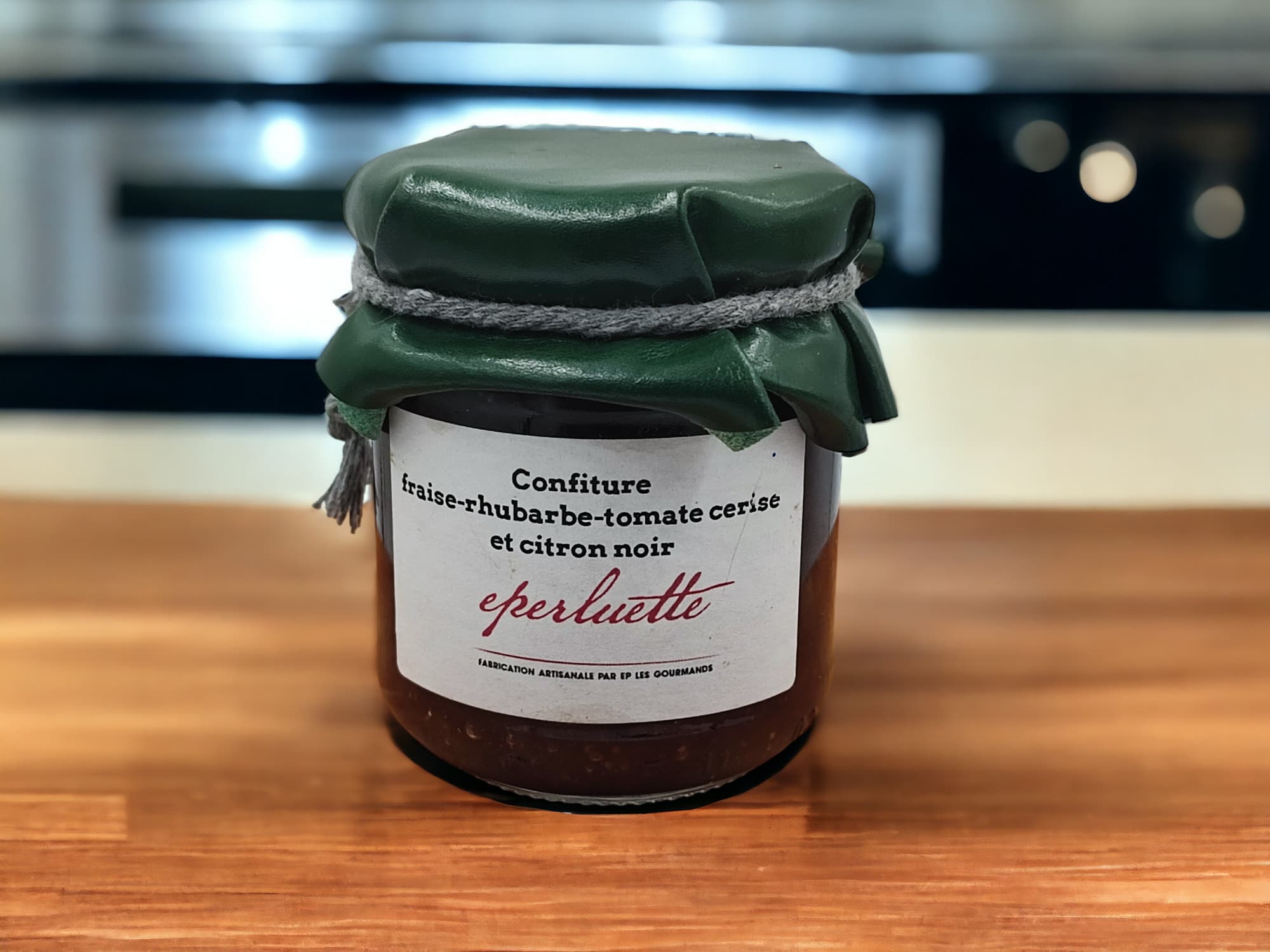 Confiture fraise rhubarbe tomate et citron noir - Photo 1 sur 1