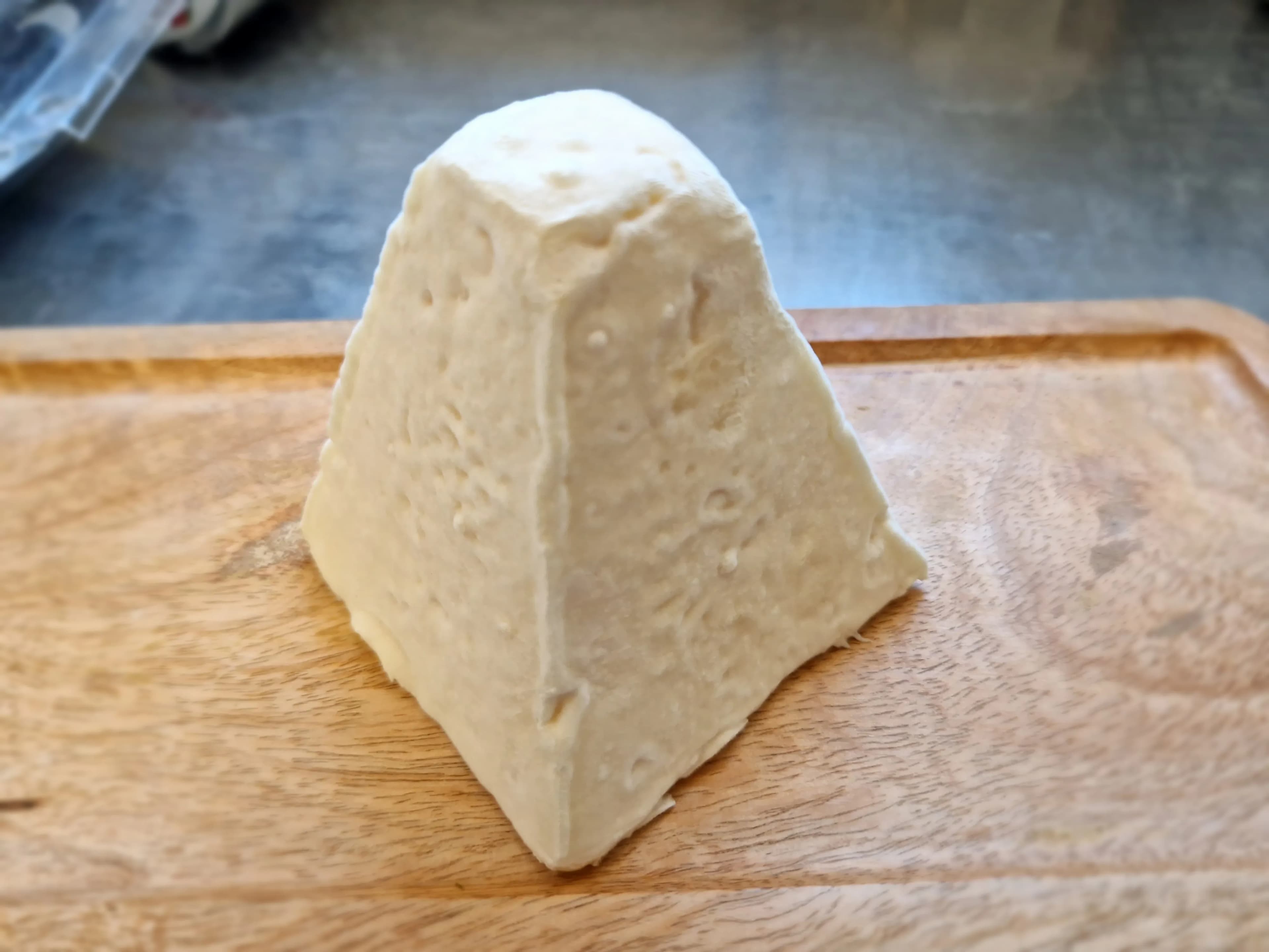 Pyramide crémeuse de chèvre