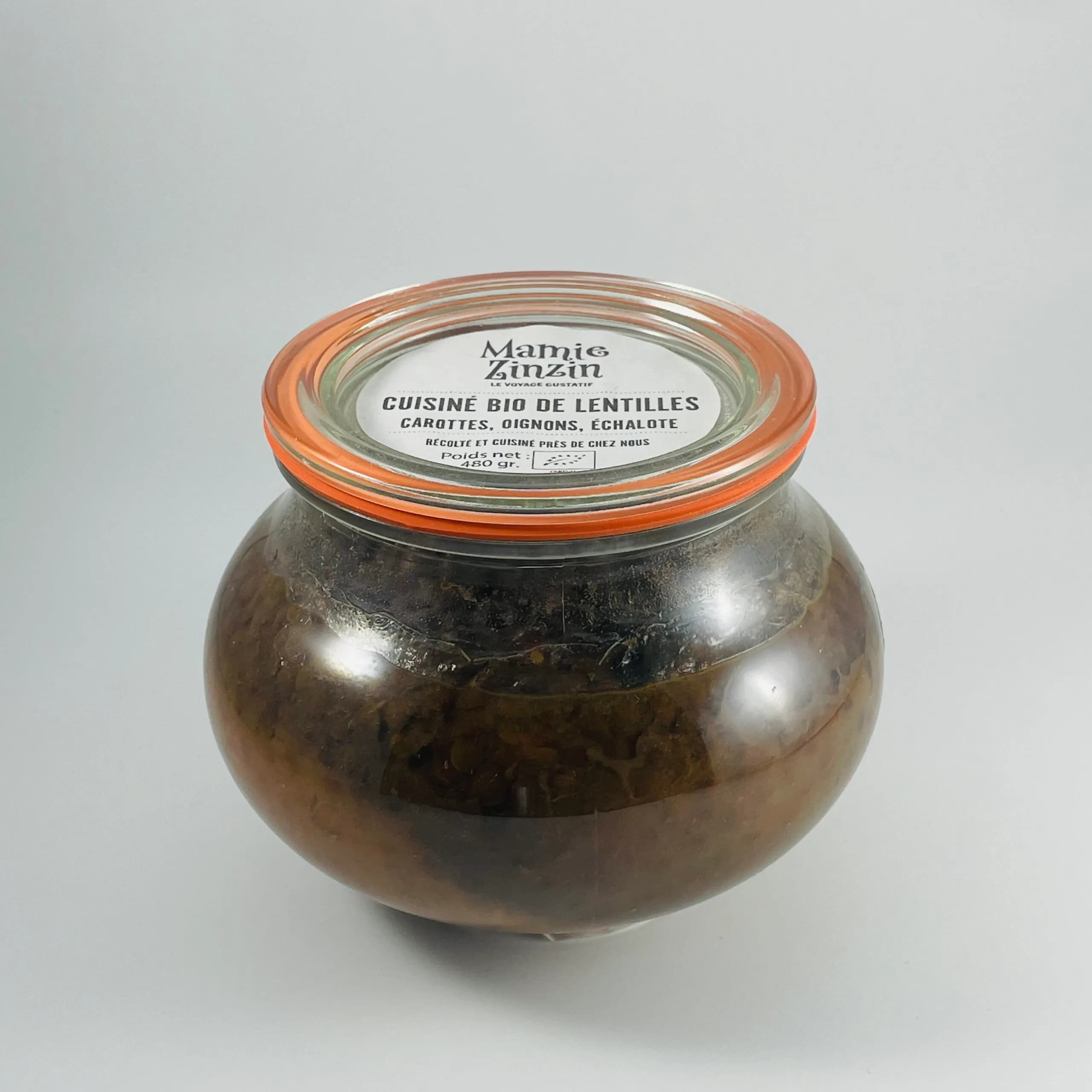 cuisiné bio de lentilles avec carottes, oignons