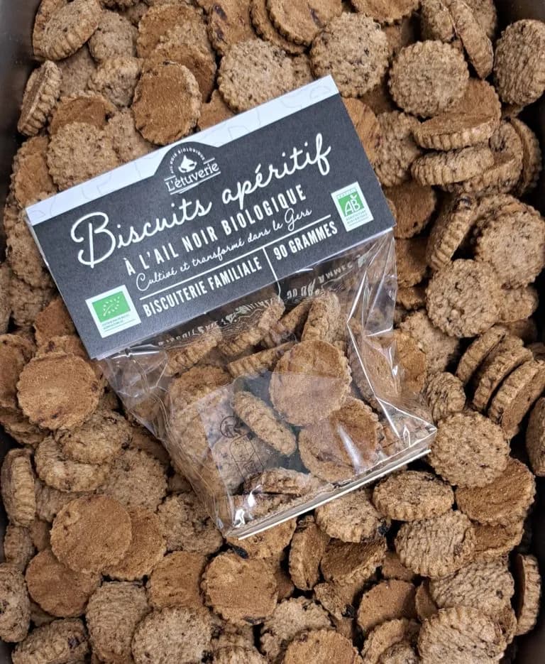 Biscuits apéritif à l’ail noir bio