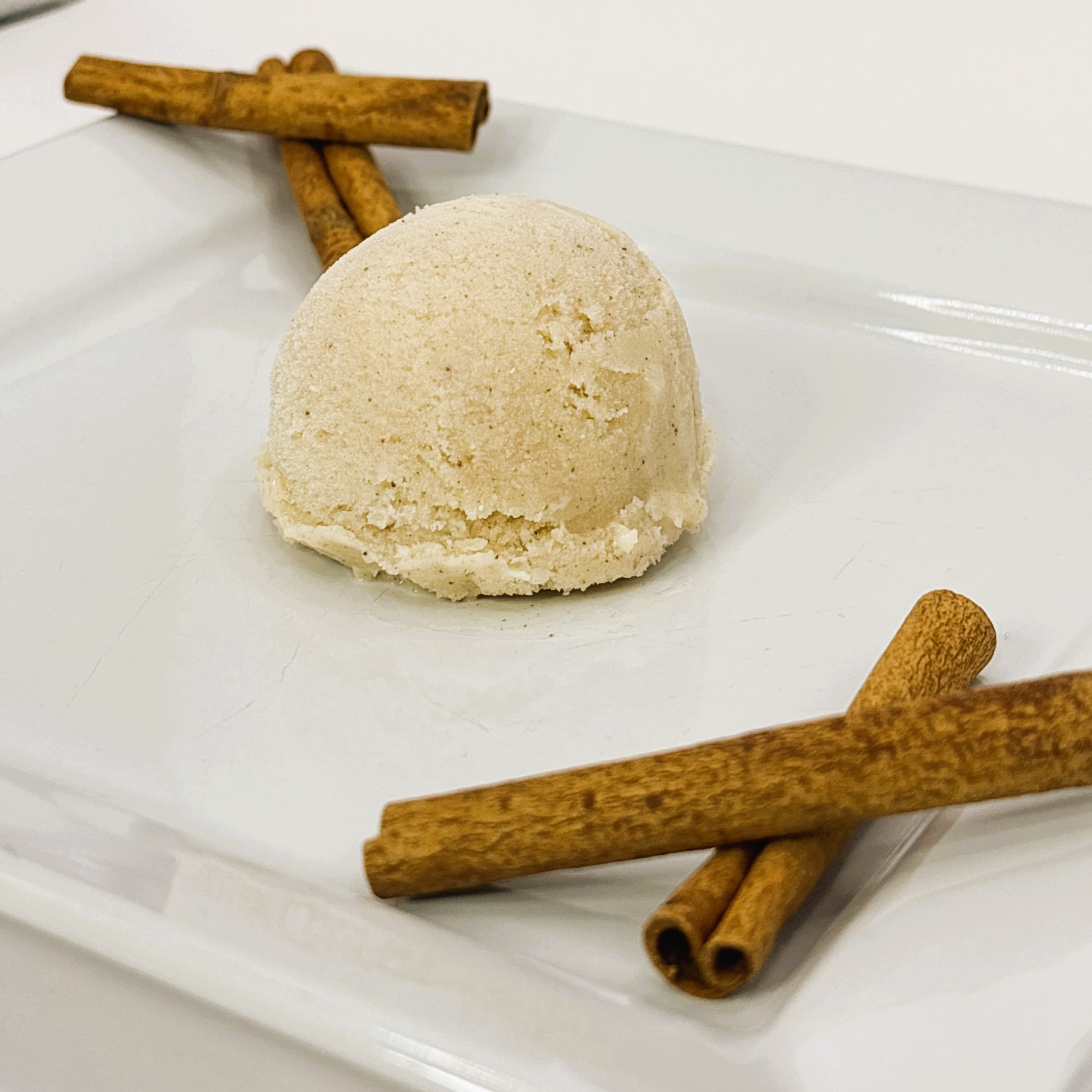 Glace aux Œufs Cannelle